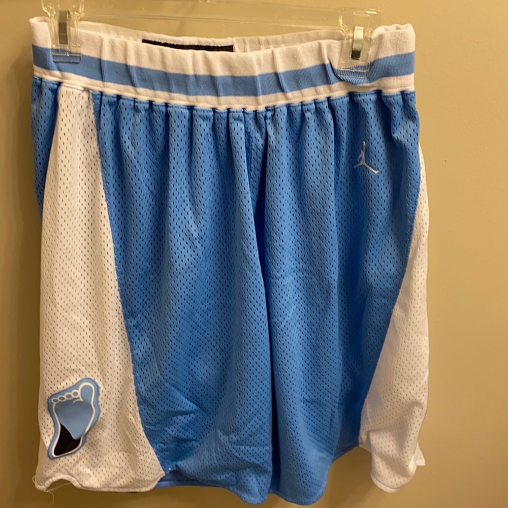 Jordan Men’s Basketball Shorts | UNC National Champions | Size L